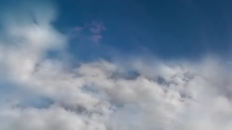 Fliegen-über-Wolken-Sonne-Flugzeug-Schweben-Fliegen-Himmel-Stratosphäre-4k